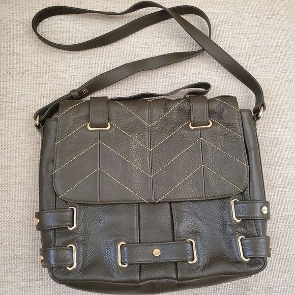 Bodhi Leather Crossbody Bag - Picture 4 of 15